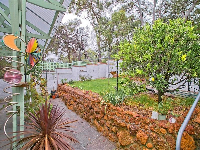 22 Headingly Road, Kalamunda WA 6076