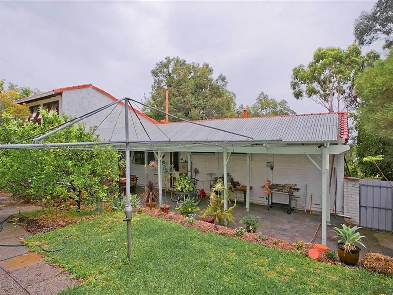 22 Headingly Road, Kalamunda WA 6076