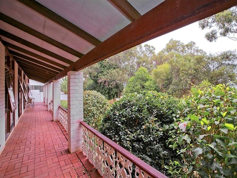 22 Headingly Road, Kalamunda WA 6076