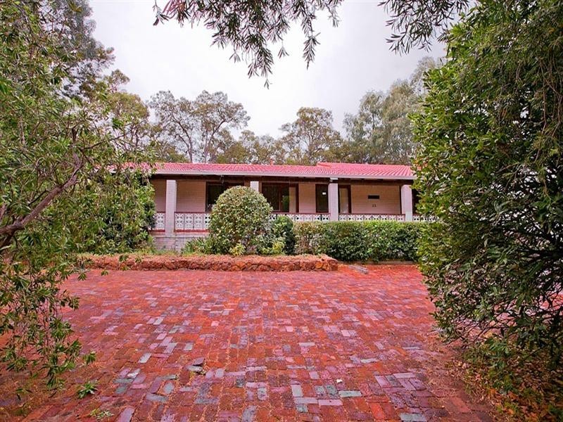 22 Headingly Road, Kalamunda WA 6076