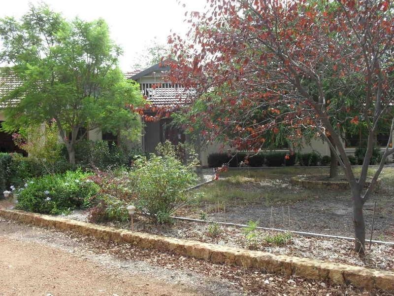 223 Walnut Road, Bickley WA 6076