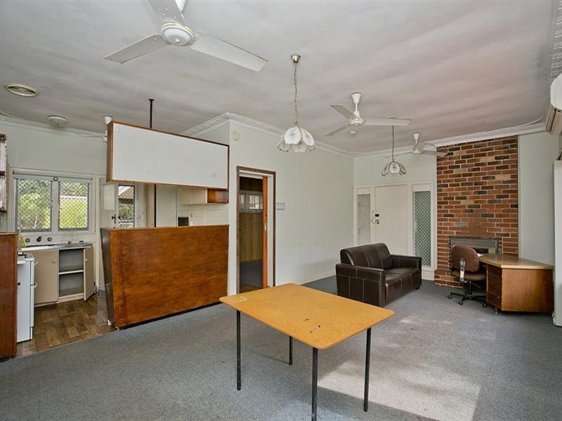 12 Snowball Road, Kalamunda WA 6076