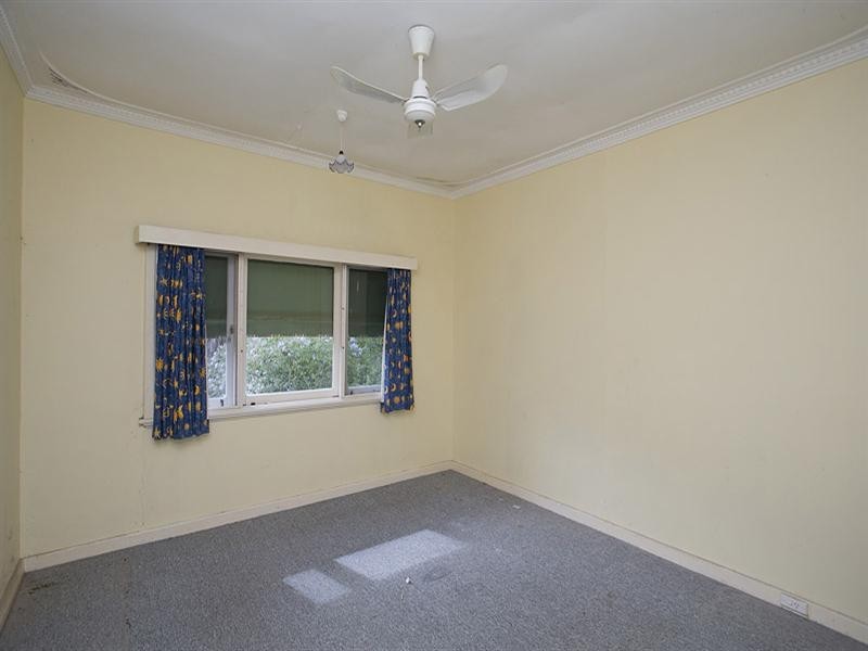 12 Snowball Road, Kalamunda WA 6076