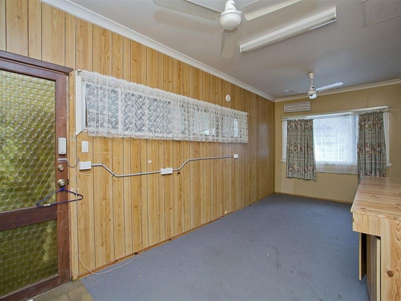 12 Snowball Road, Kalamunda WA 6076