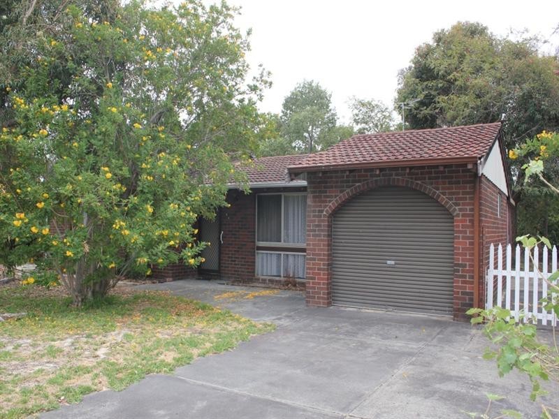 24 Berberis Way, Forrestfield WA 6058