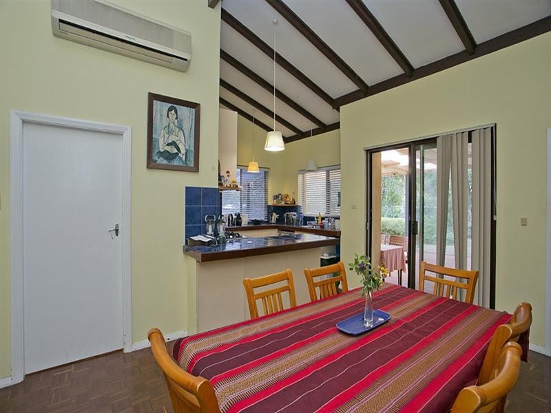 36 Robins Road, Kalamunda WA 6076