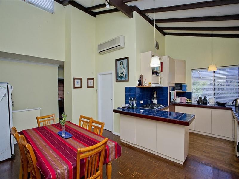 36 Robins Road, Kalamunda WA 6076