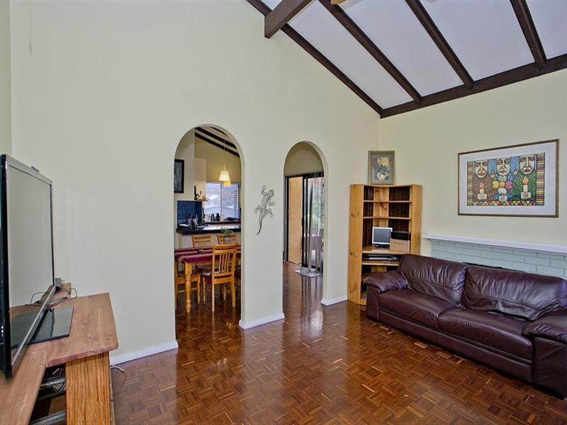 36 Robins Road, Kalamunda WA 6076