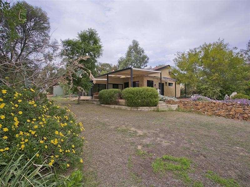 36 Robins Road, Kalamunda WA 6076