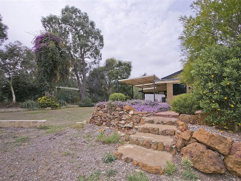36 Robins Road, Kalamunda WA 6076