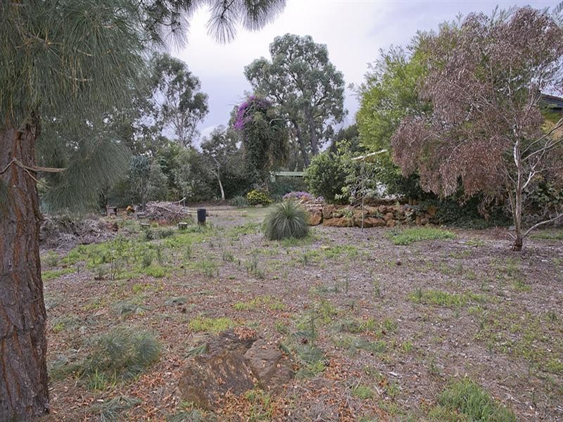 36 Robins Road, Kalamunda WA 6076