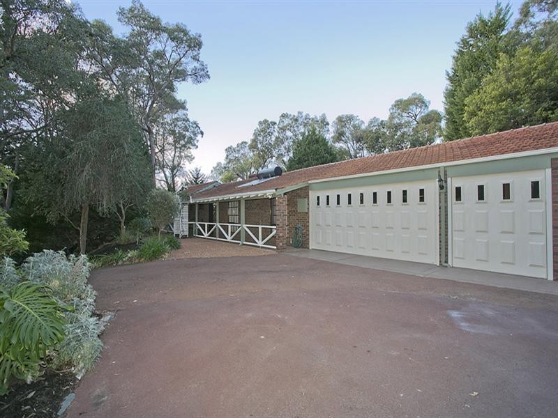 7 Schmitt Road, Kalamunda WA 6076