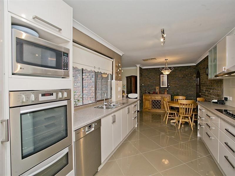 7 Schmitt Road, Kalamunda WA 6076