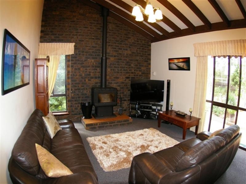 7 Schmitt Road, Kalamunda WA 6076