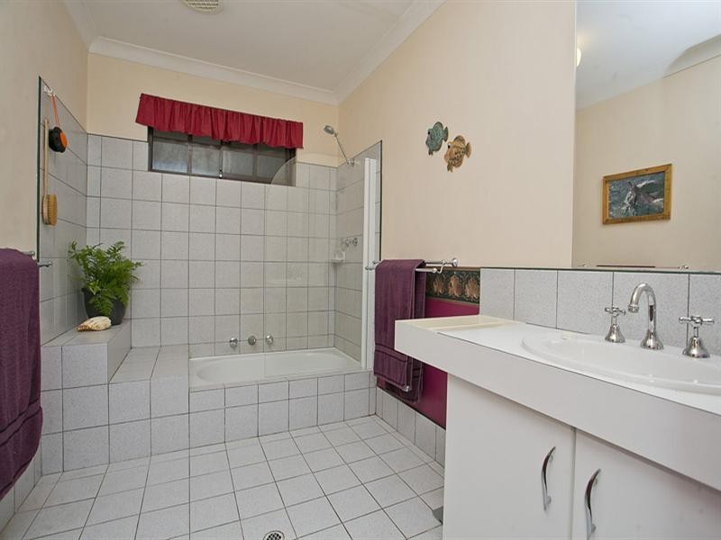 7 Schmitt Road, Kalamunda WA 6076