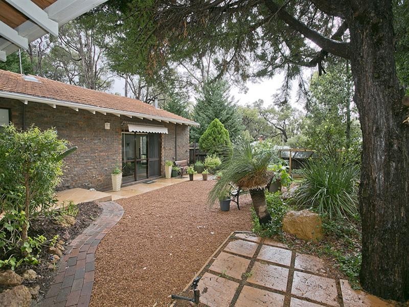 7 Schmitt Road, Kalamunda WA 6076