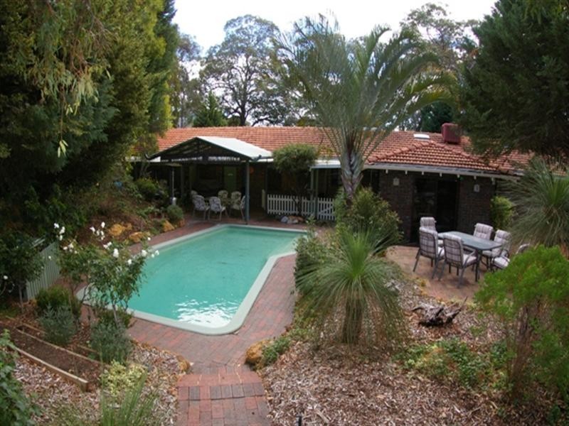 7 Schmitt Road, Kalamunda WA 6076