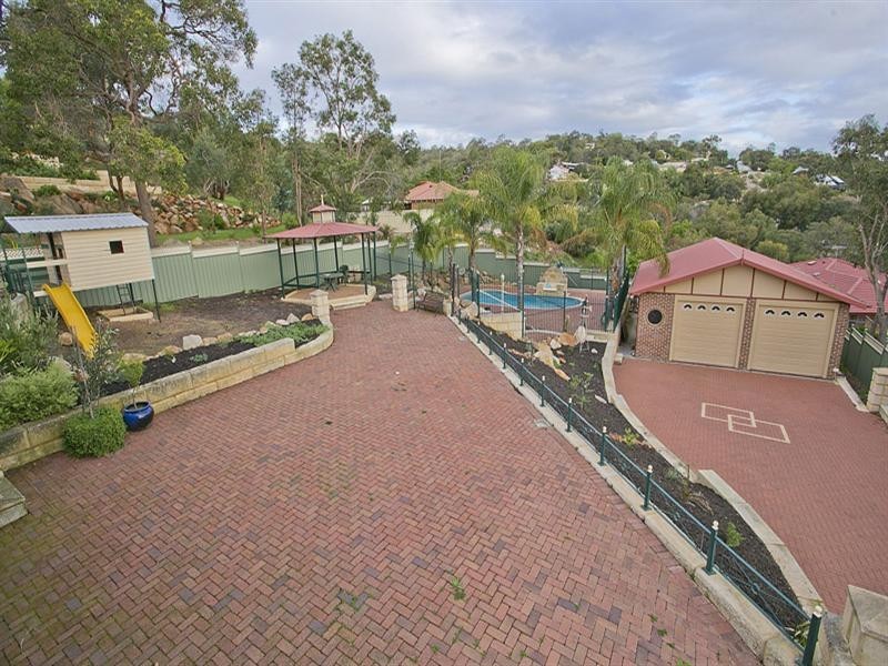 23 Grenville Road, Gooseberry Hill WA 6076