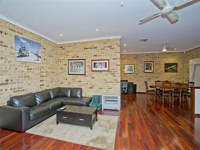 23 Grenville Road, Gooseberry Hill WA 6076