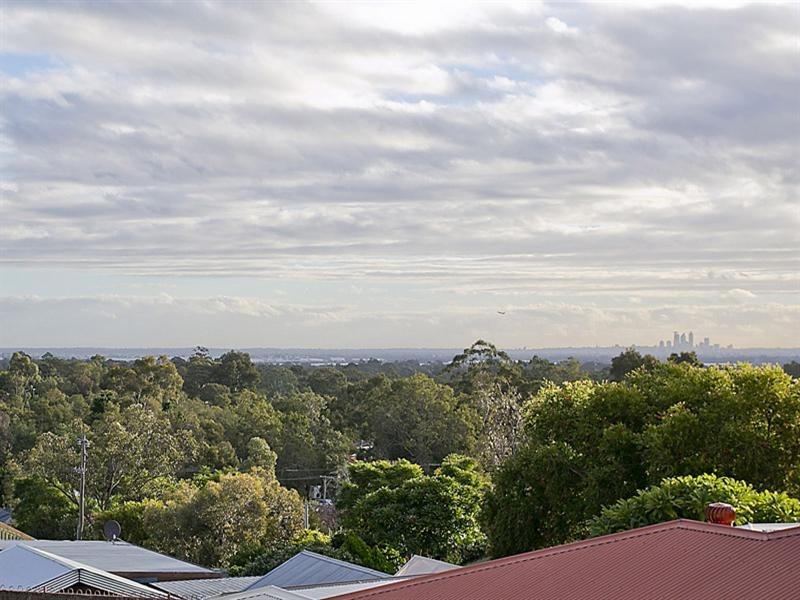 23 Grenville Road, Gooseberry Hill WA 6076