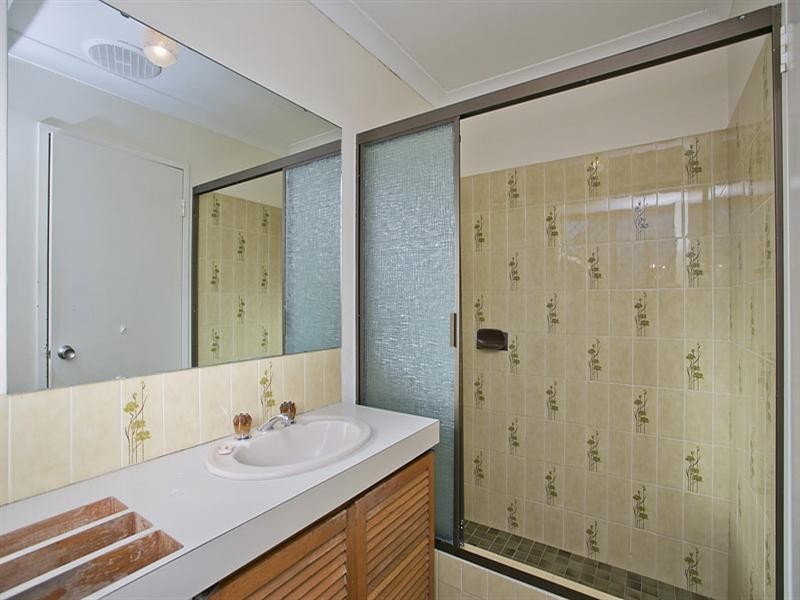 309 Lesmurdie Road, Lesmurdie WA 6076