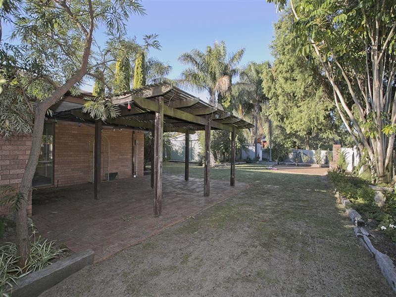 309 Lesmurdie Road, Lesmurdie WA 6076