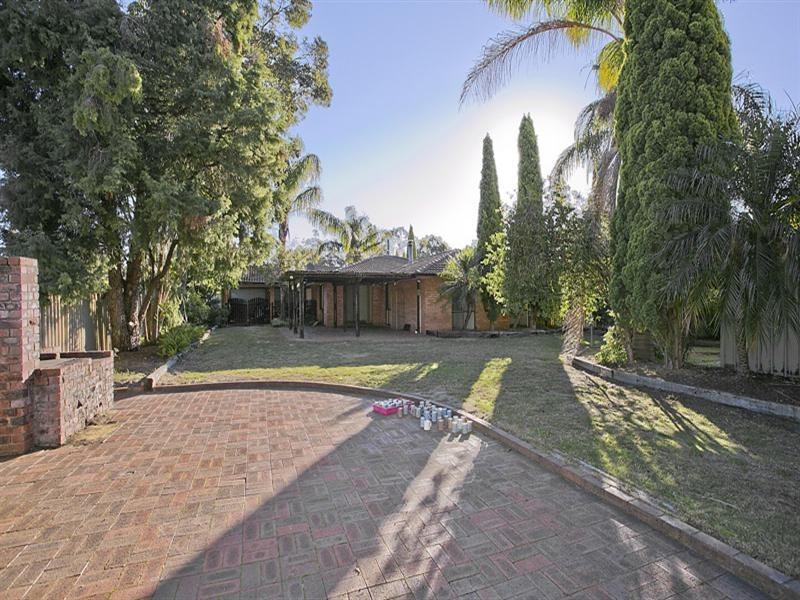 309 Lesmurdie Road, Lesmurdie WA 6076