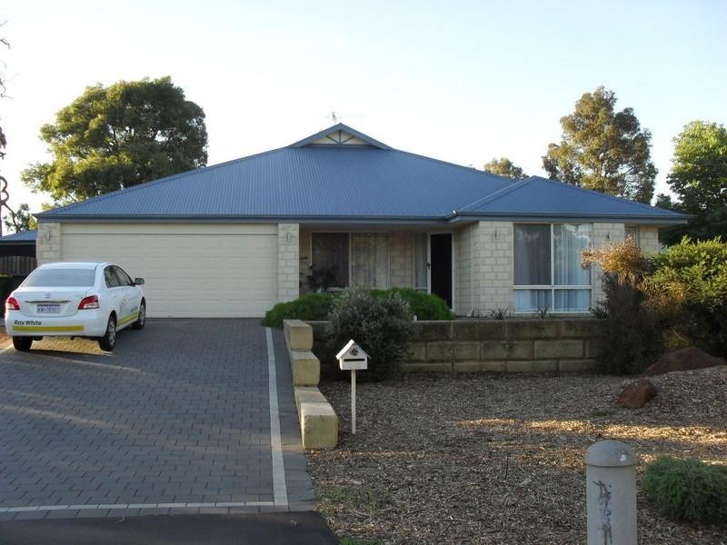 70 Raeburn Road, Roleystone WA 6111