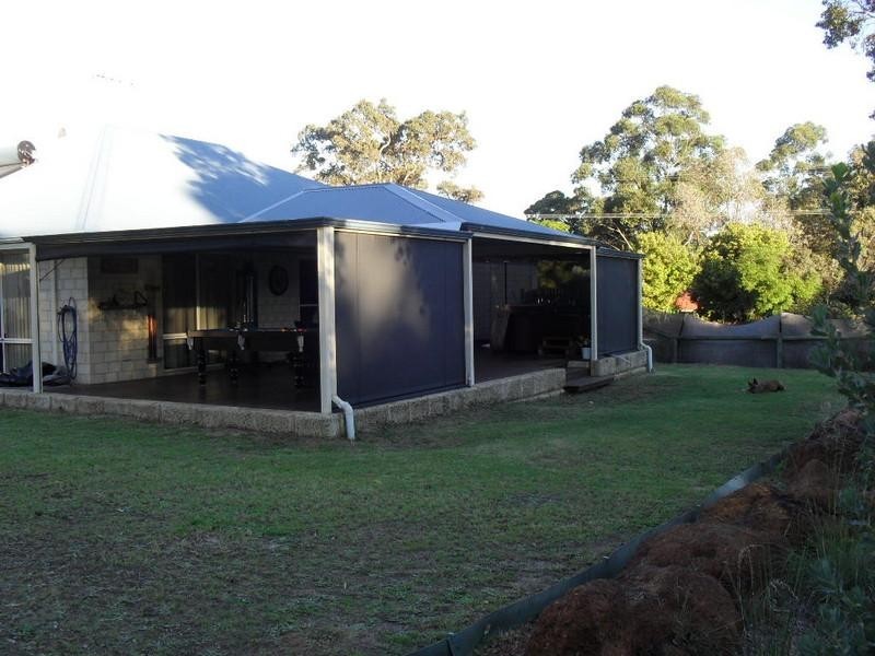 70 Raeburn Road, Roleystone WA 6111