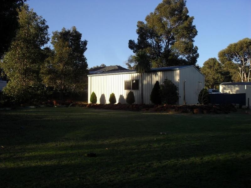 70 Raeburn Road, Roleystone WA 6111