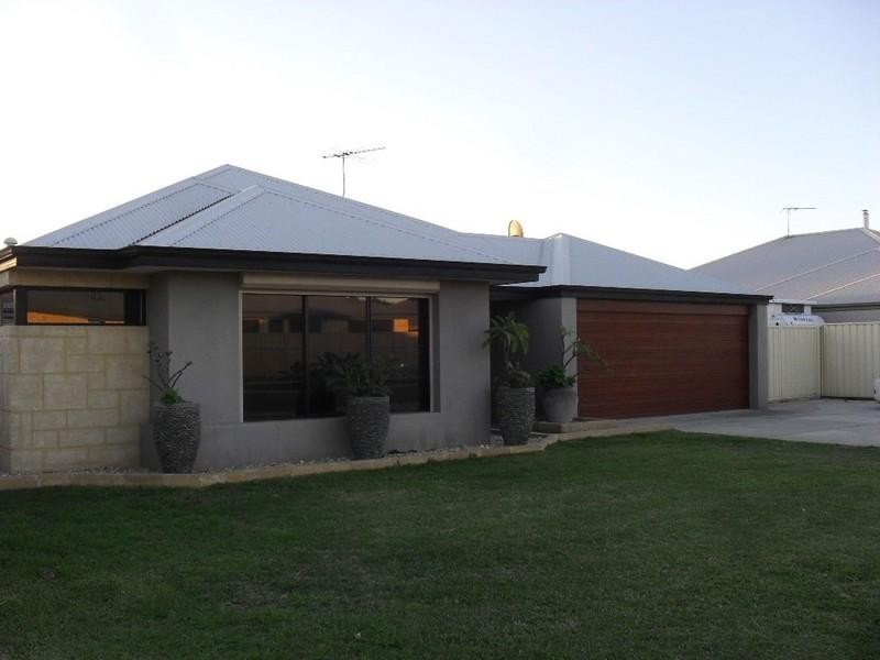 7 Burnett Street, Wattle Grove WA 6107