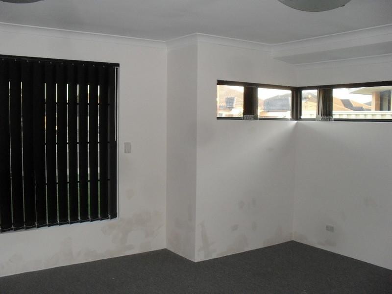 7 Burnett Street, Wattle Grove WA 6107