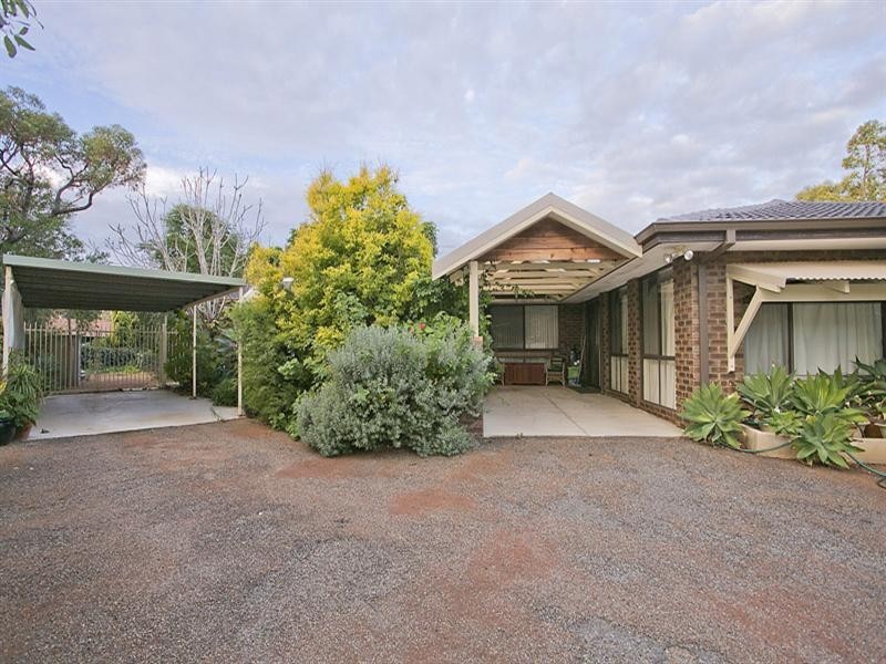 13B Rosea Close, Maida Vale WA 6057
