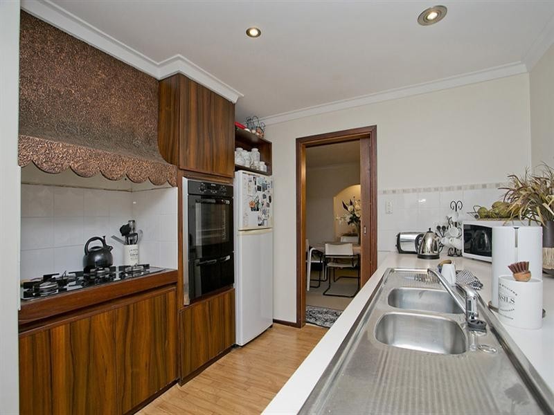 13B Rosea Close, Maida Vale WA 6057