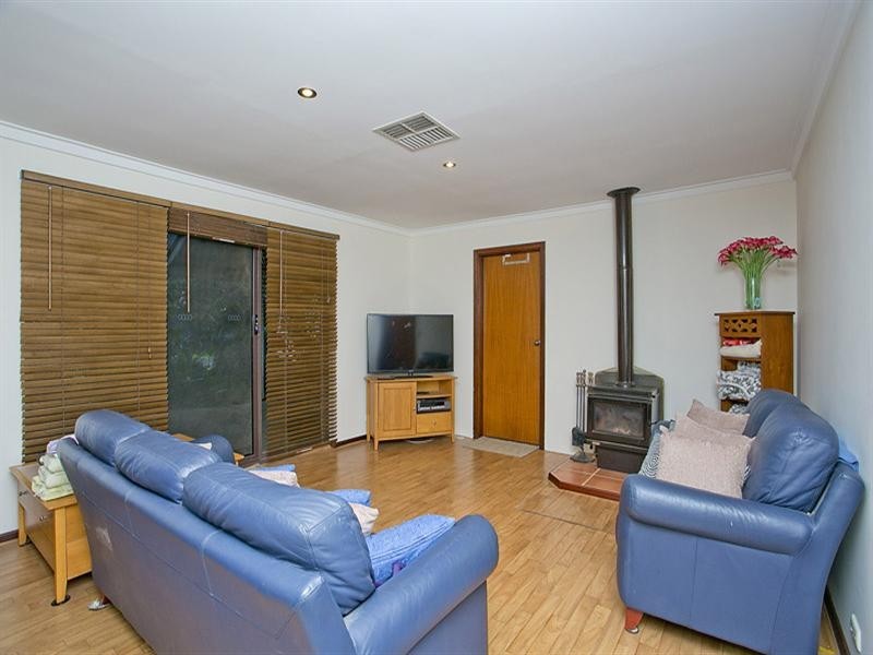 13B Rosea Close, Maida Vale WA 6057