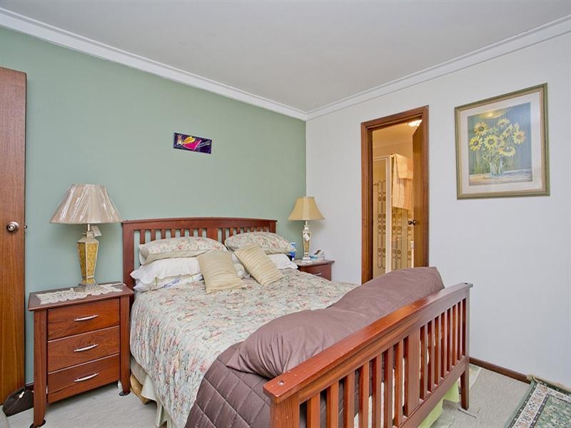 13B Rosea Close, Maida Vale WA 6057