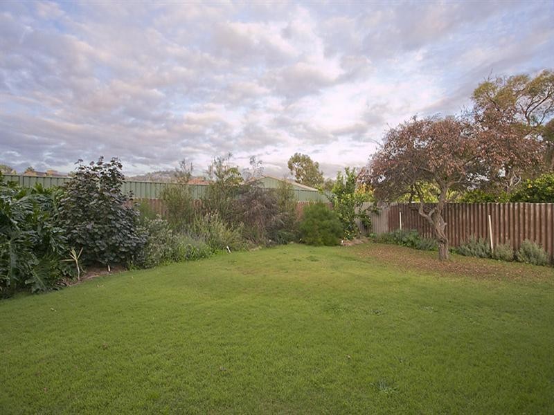 13B Rosea Close, Maida Vale WA 6057