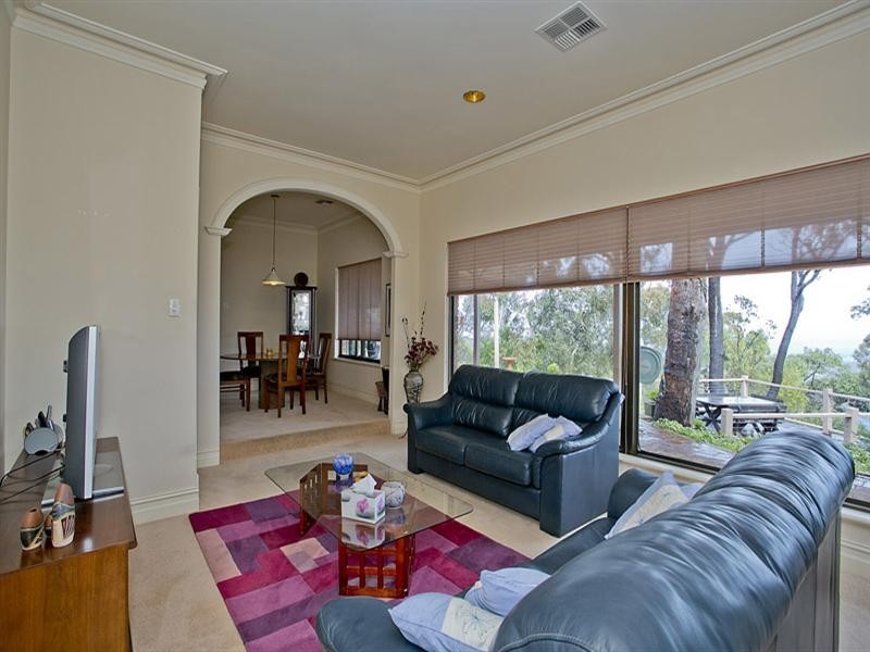 20 Lookout Road, Kalamunda WA 6076