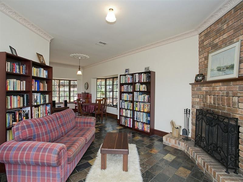 20 Lookout Road, Kalamunda WA 6076