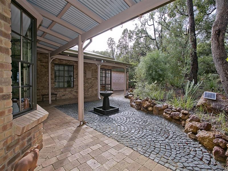 20 Lookout Road, Kalamunda WA 6076