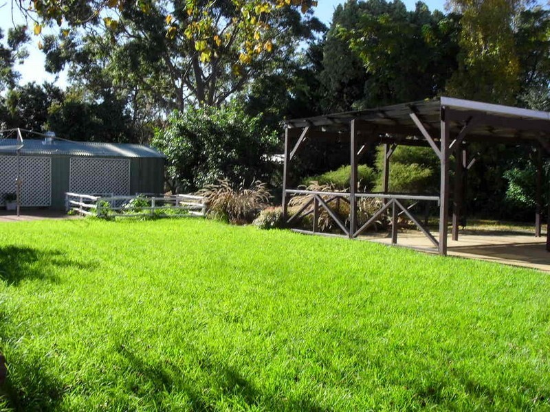 76 Heath Road, Kalamunda WA 6076