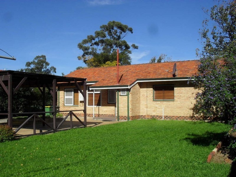 76 Heath Road, Kalamunda WA 6076