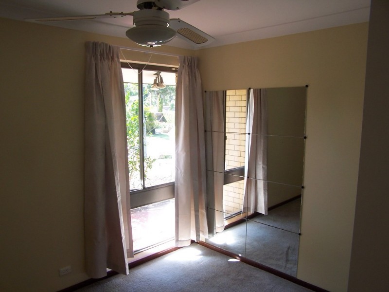 8 Berberis Way, Forrestfield WA 6058