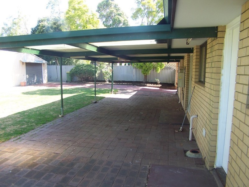 8 Berberis Way, Forrestfield WA 6058