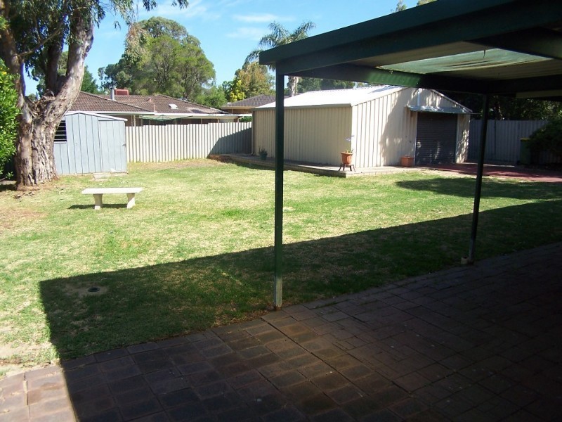 8 Berberis Way, Forrestfield WA 6058