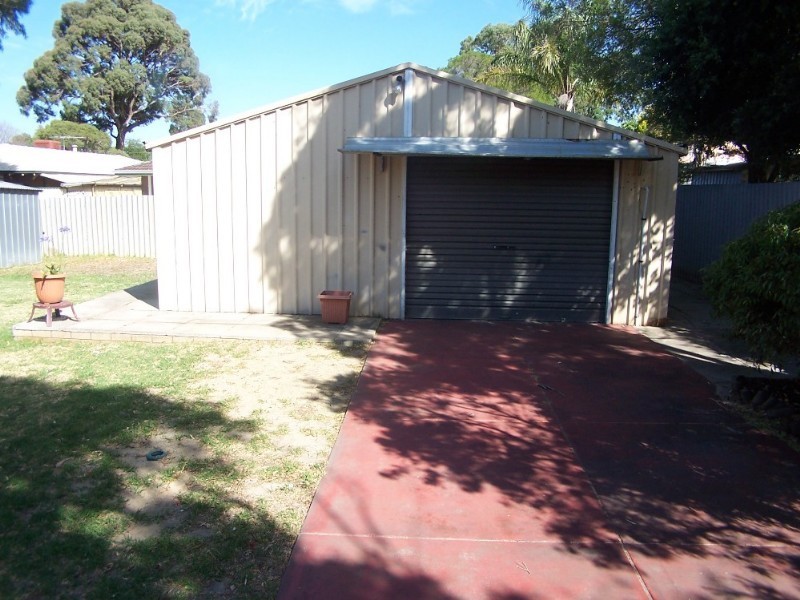 8 Berberis Way, Forrestfield WA 6058