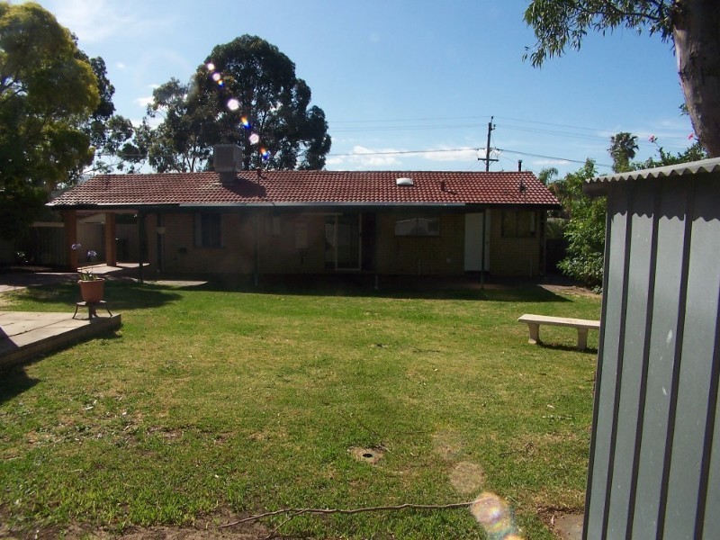 8 Berberis Way, Forrestfield WA 6058