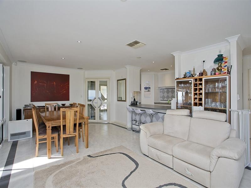 26 Sundew Road, Gooseberry Hill WA 6076