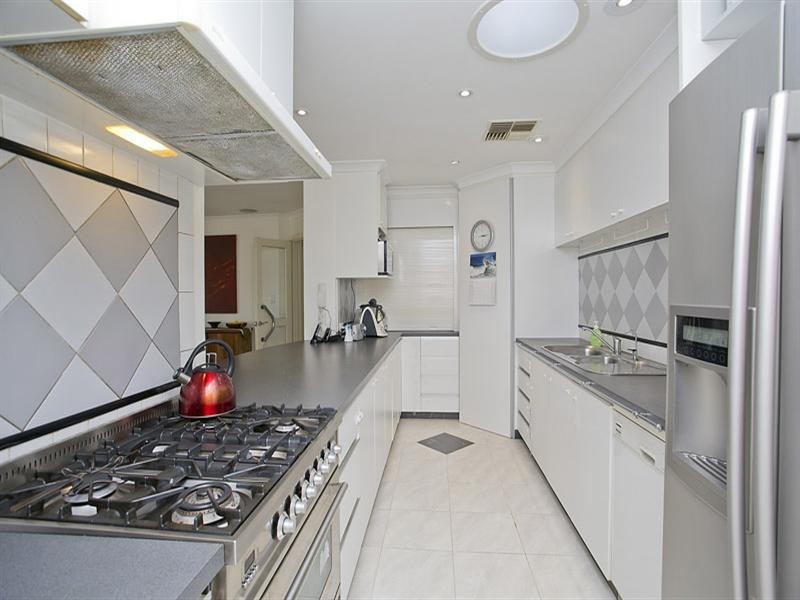 26 Sundew Road, Gooseberry Hill WA 6076