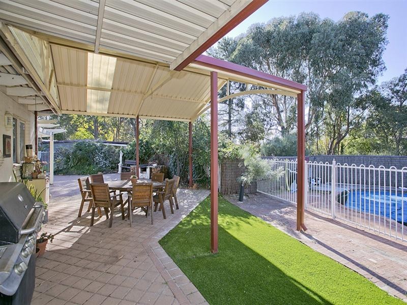 12 Connor Road, Lesmurdie WA 6076
